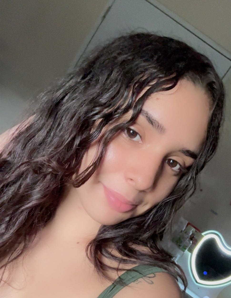Luna from the Dominican Republic — a real host you can meet on ChatAve