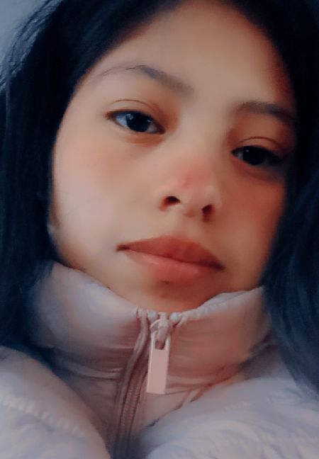 Cami from Bolivia — a real host you can meet in a random chat on ChatAve
