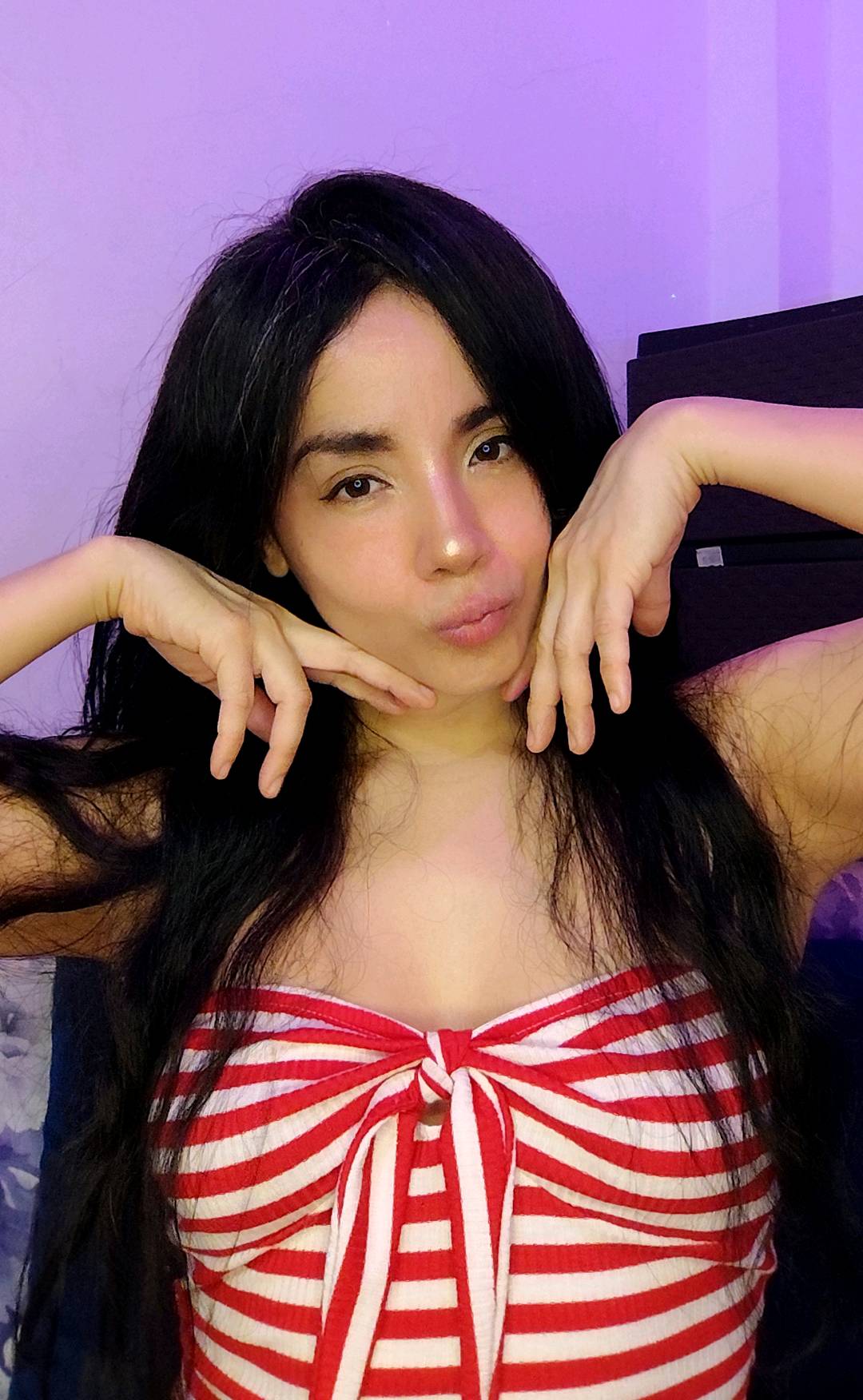 Ale from Ecuador — a real person you could end up talking to on ChatAve